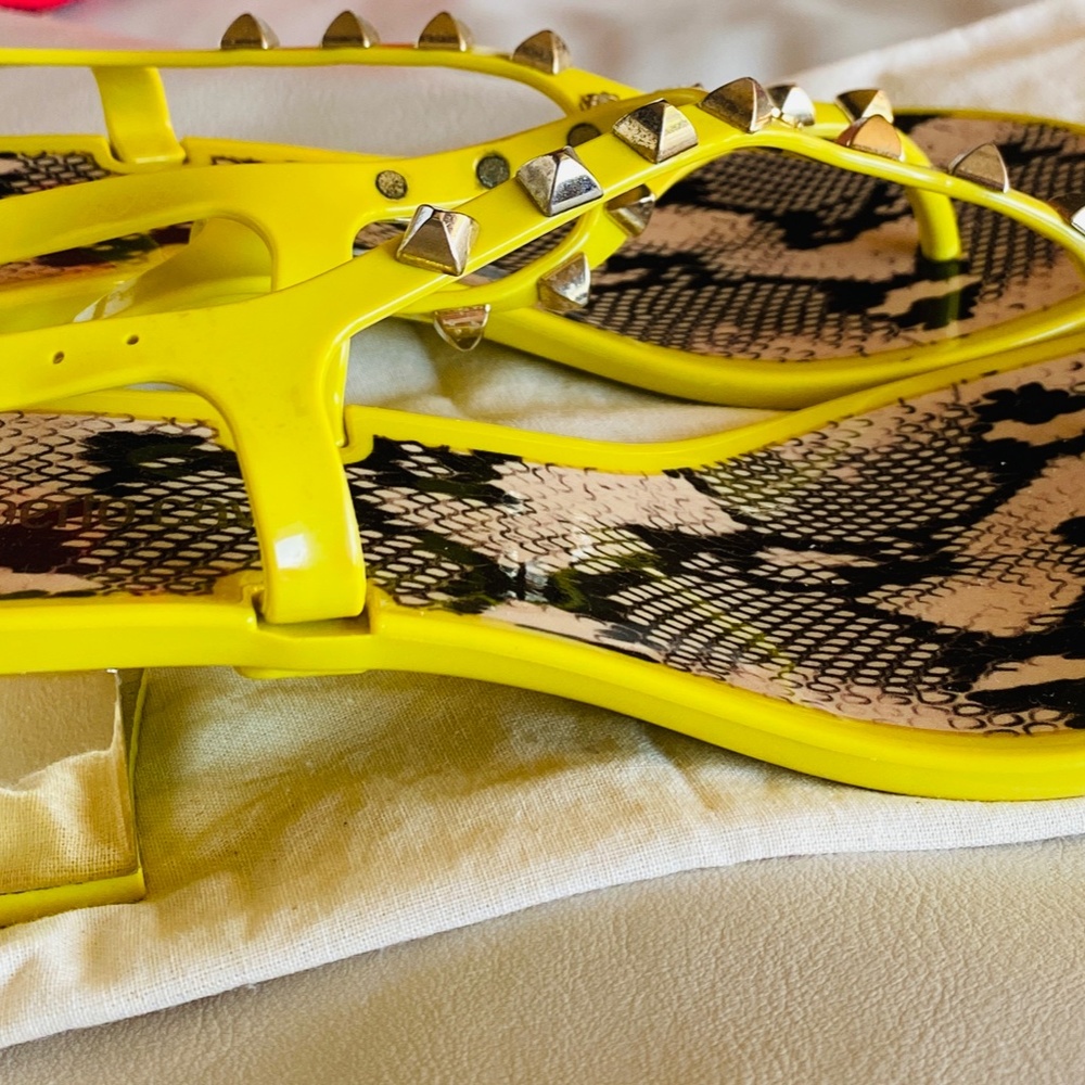 Sandals - Picture 4 of 4